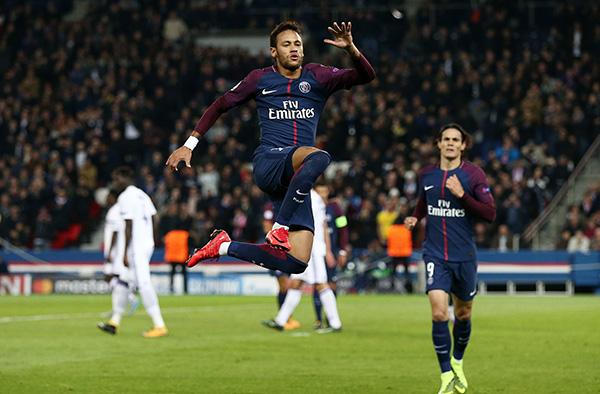 接受采访时 接受采访时