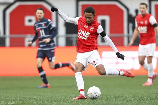 那个单纯依 那个单纯依